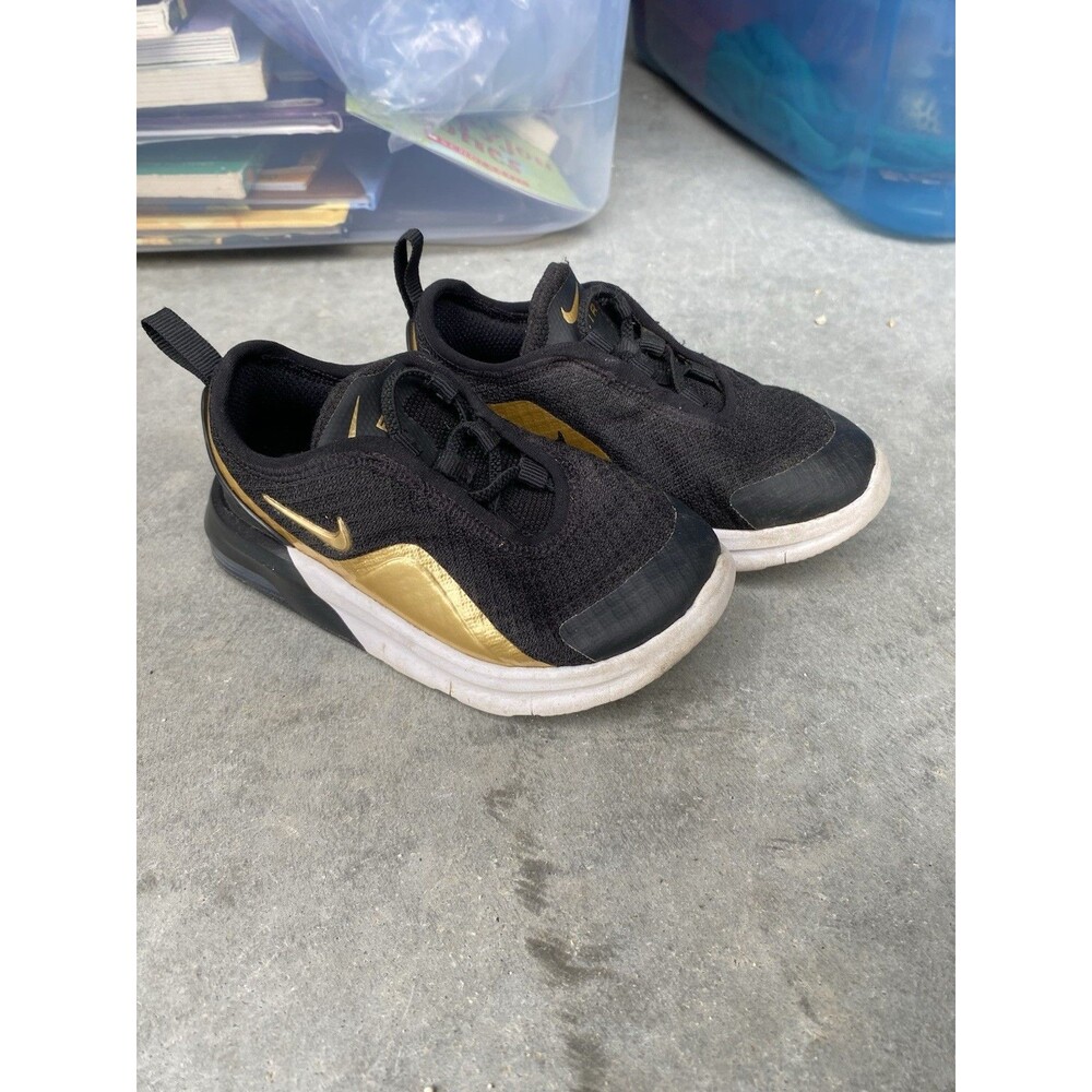 Nike Air Max Motion 2 Black Metallic Gold Kids Shoes 7C